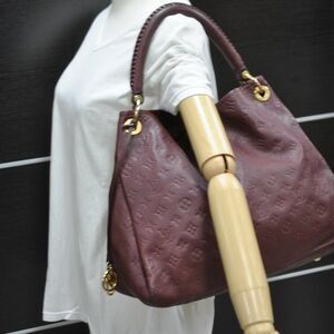 Artsy MM Empreinte Leather Hobo Bag